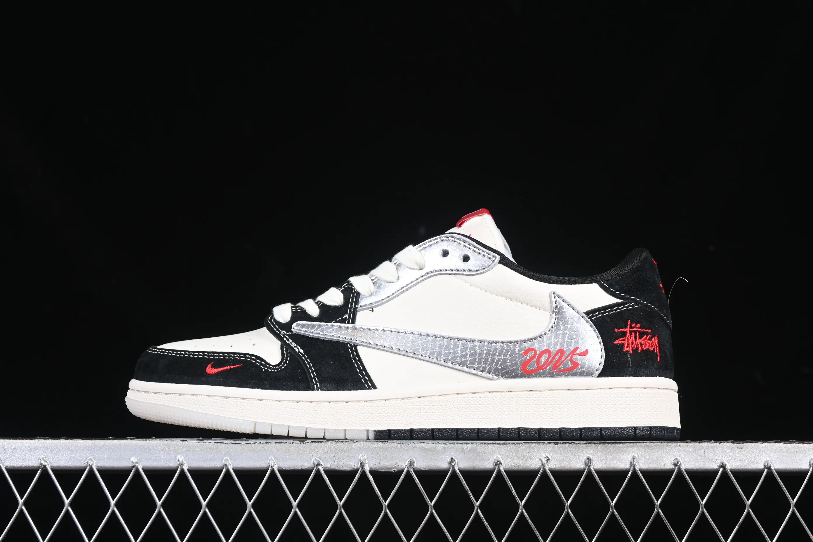 All categories Air Jordan Jordan series basketball shoes Air Jordan 1 Low High-end customized low-top sneakers Travis Scott x Fragment Design x Air Jordan 1 Low OG SP AJ1 Joe 1 Stussy co-branded black and silver snake two-color low-top cultural casual sneakers DM9288-007